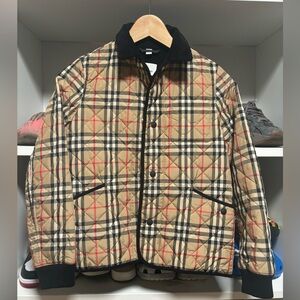 Burberry Check Nylon Quilted JacketPrice 
Colour: Archive Beige/Black